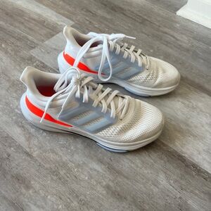 Adidas barely worn women’s Ultra Bounce Running Shoes size 7.5